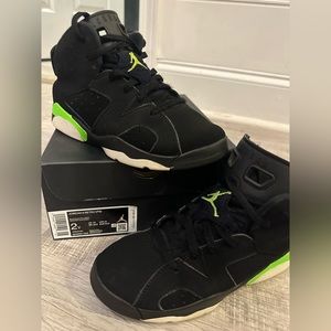 Air Jordan Retro 6 Electric Green Kids Size 2.5